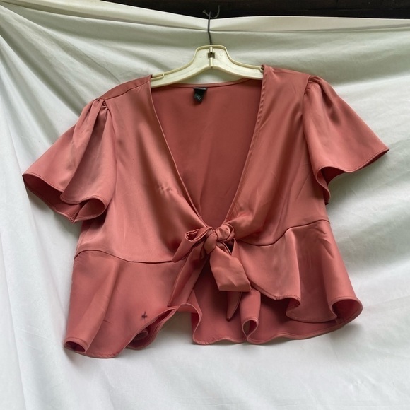 Wild Fable peach tie front crop top with ruffle, size medium - Picture 1 of 8